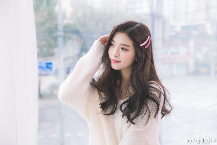 内蒙古二连浩特铁路口岸今年通行中欧班列突破2000列